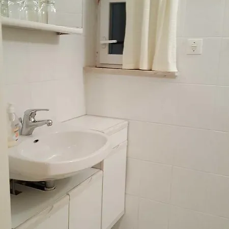 Behn Ferienhaus 1 Hof *